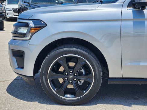 Used 2024 Ford Expedition Limited RWD image 9