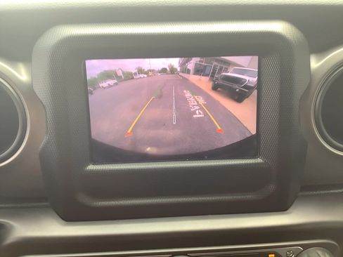 Certified 2022 Jeep Wrangler Sport AWD/4WD image 11