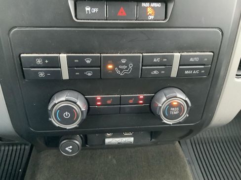 Used 2012 Ford F150 Lariat w/ Lariat Chrome Pkg image 37