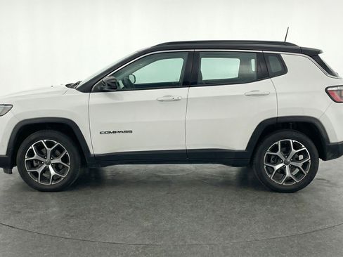 Used 2025 Jeep Compass Limited image 5