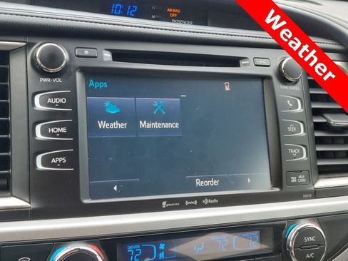 Used 2017 Toyota Highlander XLE image 32