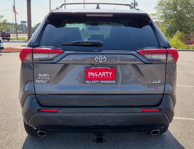 Used 2021 Toyota RAV4 XLE FWD image 7