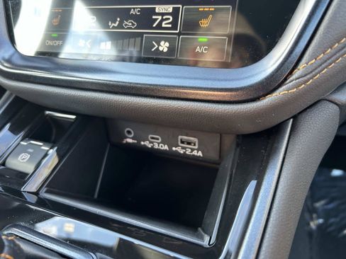 Used 2025 Subaru Outback Wilderness AWD/4WD image 30