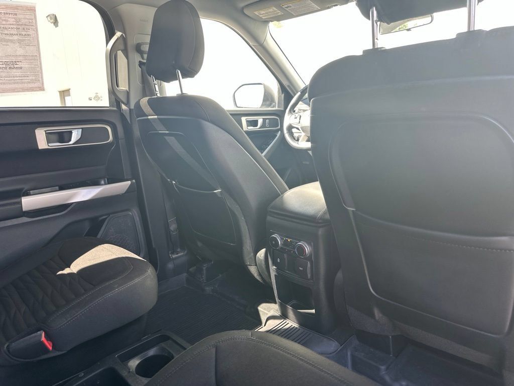 Used 2020 Ford Explorer XLT w/ Comfort Package AWD/4WD image 30