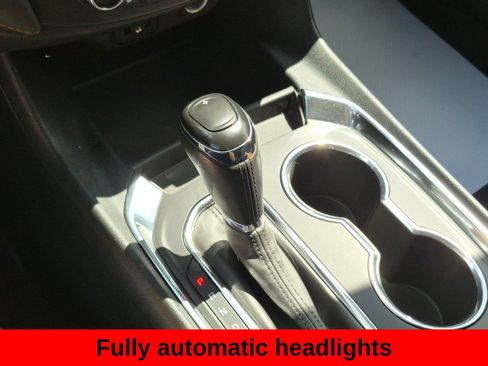 Used 2020 Chevrolet Traverse LT FWD image 20