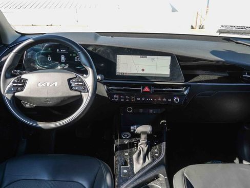 Used 2025 Kia Niro EX FWD image 13