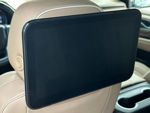 Used 2024 Chevrolet Tahoe Premier w/ Advanced Technology Package image 16