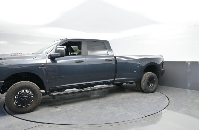 New 2027 RAM 3500 Big Horn AWD/4WD image 6