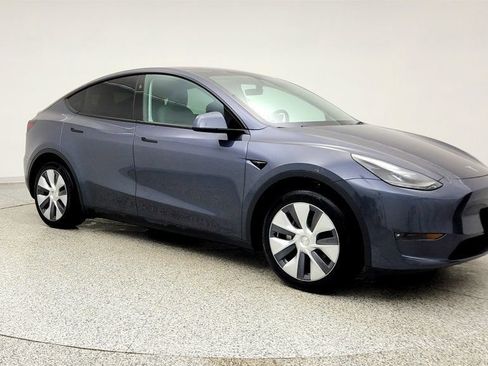 Used 2023 Tesla Model Y Long Range image 3