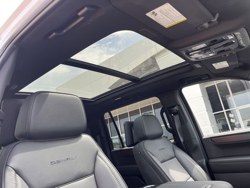 New 2026 GMC Yukon XL Denali w/ Denali Reserve Package AWD/4WD image 20