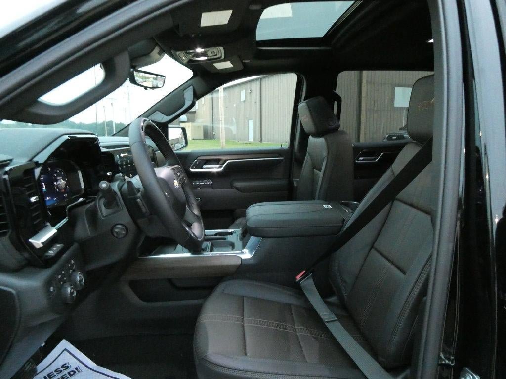 New 2026 Chevrolet Silverado 1500 High Country w/ Technology Package AWD/4WD image 19
