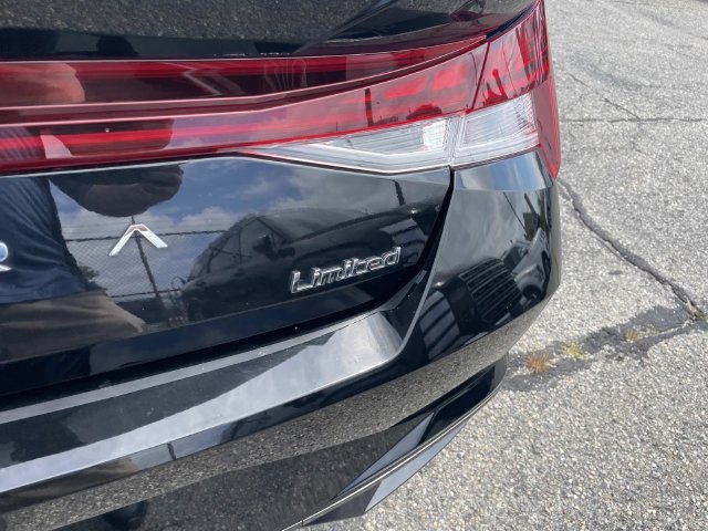 Used 2023 Hyundai Elantra Limited w/ Cargo Package FWD image 5