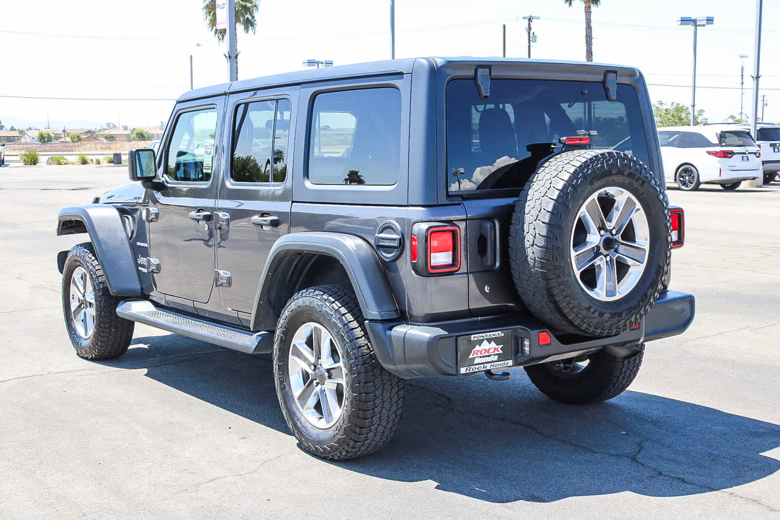 Used 2020 Jeep Wrangler Unlimited Sahara AWD/4WD image 8