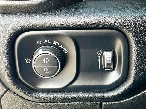 Used 2022 RAM 1500 Big Horn image 10