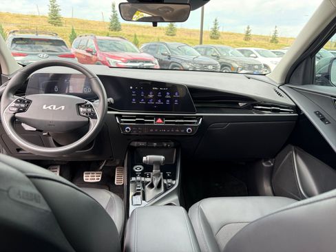 Used 2023 Kia Niro EX Touring FWD image 19