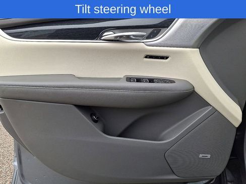 Used 2023 Cadillac XT6 Premium Luxury image 16