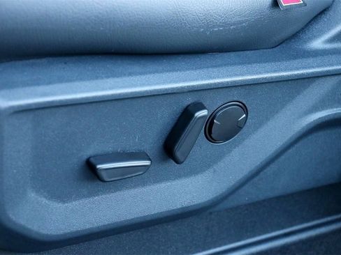 New 2026 Ford F250 Lariat w/ Black Appearance Package image 22