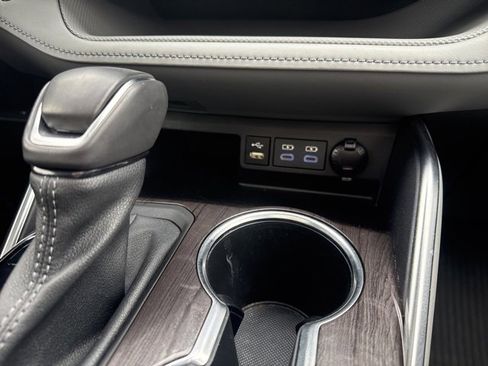 Used 2022 Toyota Highlander Platinum image 29