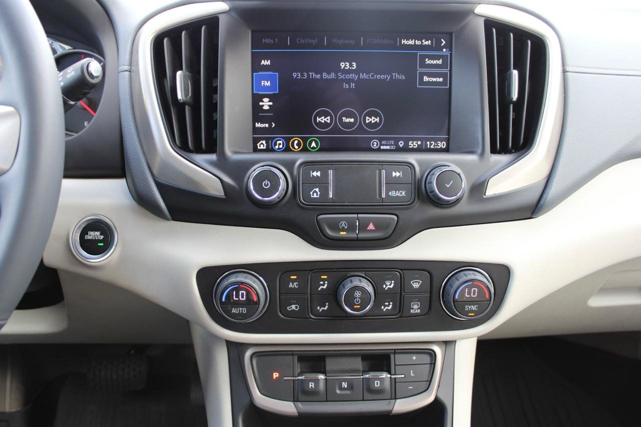 Used 2024 GMC Terrain Denali w/ Denali Premium Package AWD/4WD image 17