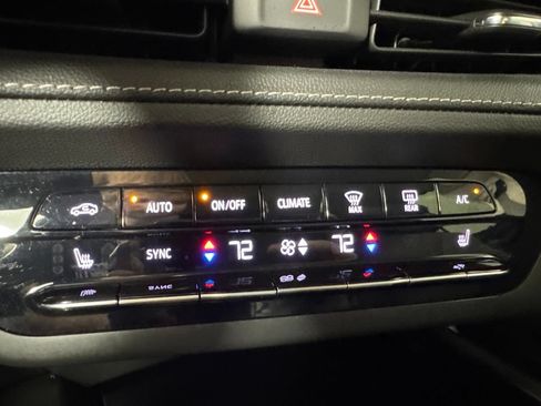 Used 2023 Buick Envision Preferred AWD/4WD image 19
