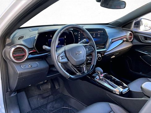 Used 2025 Chevrolet Trax RS w/ Driver Confidence Package image 15