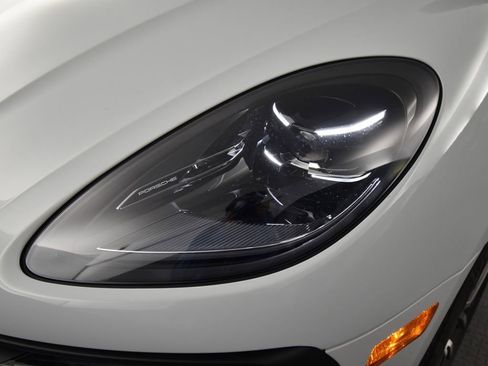 New 2026 Porsche Macan AWD/4WD image 11