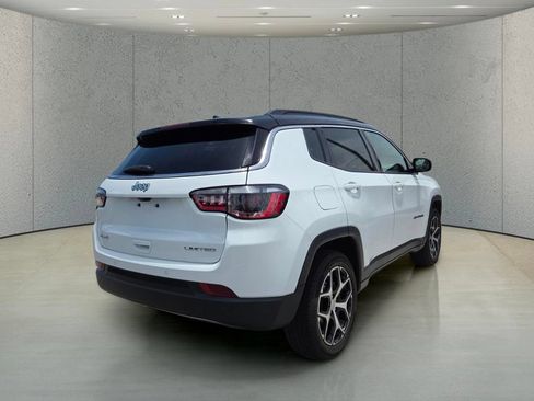Used 2024 Jeep Compass Limited AWD/4WD image 4