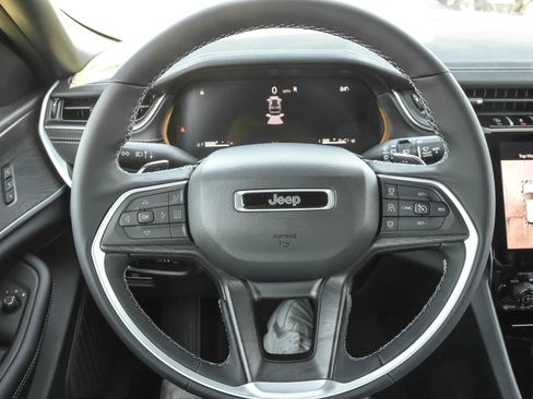 New 2025 Jeep Grand Cherokee Limited w/ Luxury Tech Group II image 29