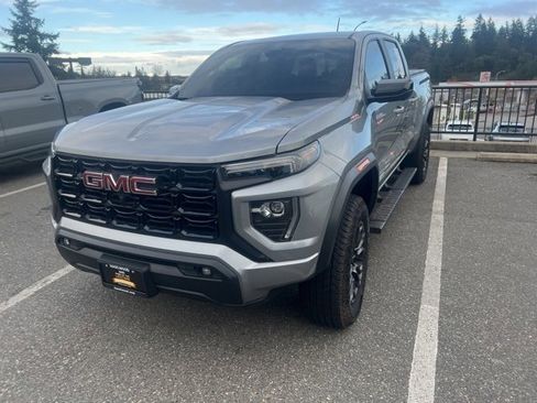 Used 2024 GMC Canyon Elevation w/ Elevation Premium Package image 3