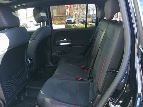 Used 2023 Mercedes-Benz GLB 250 image 42