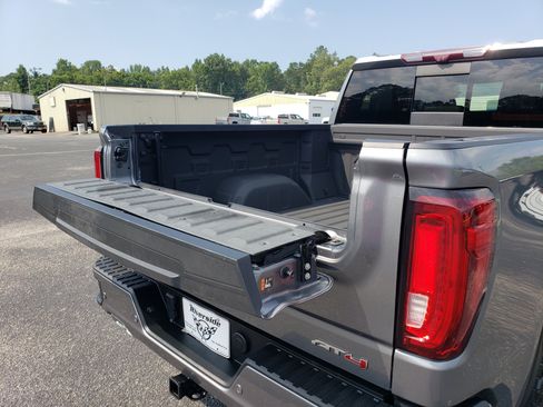Used 2021 GMC Sierra 1500 AT4 w/ AT4 Value Package AWD/4WD image 9