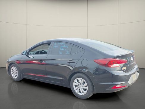 Used 2019 Hyundai Elantra SE w/ Winter Weather Package image 6