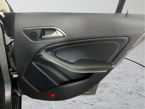 Used 2015 Mercedes-Benz CLA 250 image 13