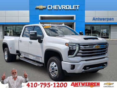 Certified 2024 Chevrolet Silverado 3500 High Country w/ High Country Premium Package AWD/4WD image 1