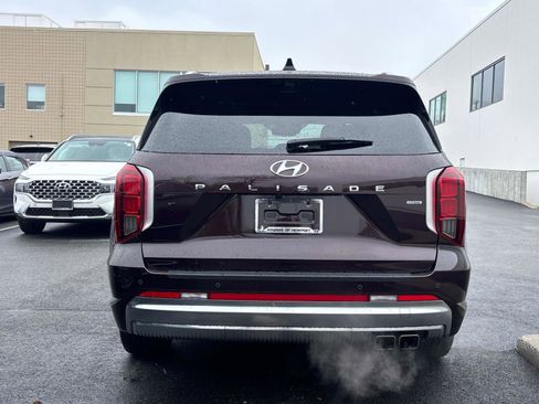 Used 2024 Hyundai Palisade Calligraphy image 5