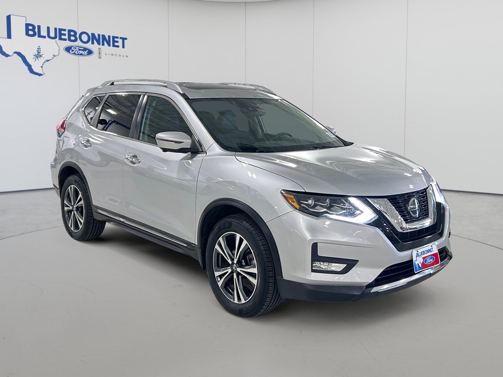 Used 2018 Nissan Rogue SL w/ Premium Package AWD/4WD image 3