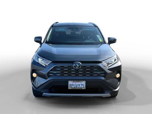 Used 2020 Toyota RAV4 Limited image 8