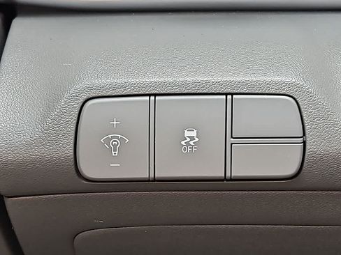 Used 2024 Hyundai Elantra SEL FWD image 22