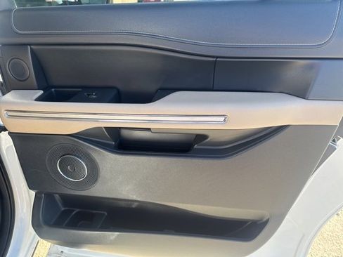Used 2024 Ford Expedition Max Limited image 32