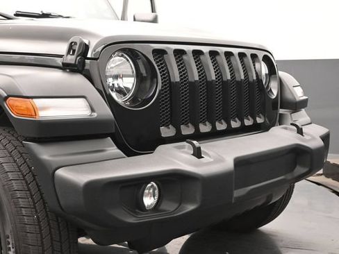 Used 2022 Jeep Wrangler Unlimited Sport AWD/4WD image 34