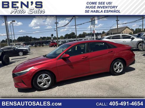 Used 2021 Hyundai Elantra SE FWD image 1
