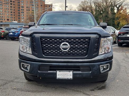 Used 2017 Nissan Titan S image 2
