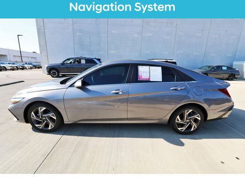 Certified 2024 Hyundai Elantra SEL w/ Convenience Package FWD image 6