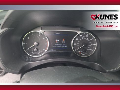 Used 2024 Nissan Altima 2.5 SV image 18