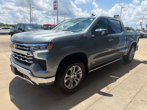 New 2026 Chevrolet Silverado 1500 LTZ w/ LTZ Premium Package AWD/4WD image 2