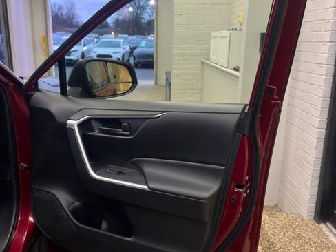 Used 2020 Toyota RAV4 LE image 14