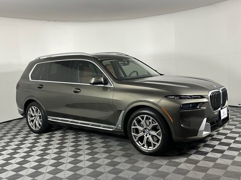 Used 2023 BMW X7 xDrive40i w/ Premium Package image 6