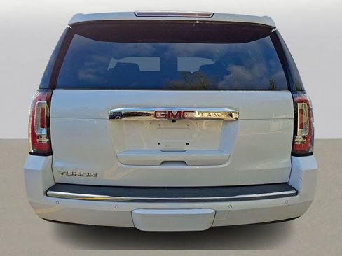Used 2020 GMC Yukon Denali w/ Denali Ultimate Package AWD/4WD image 3