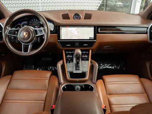 Used 2021 Porsche Cayenne image 8