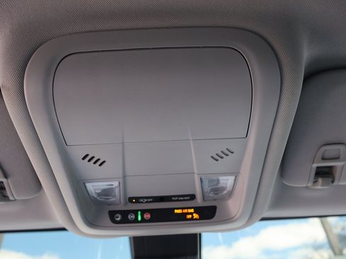 Used 2024 Chevrolet Equinox LS image 46